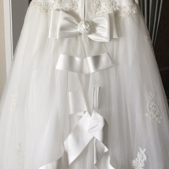 🎉Host Pick🎉💗💗Wedding Dress -Never Worn - Picture 4 of 6
